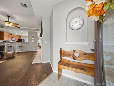 9002 S 257th East Place, Broken Arrow, OK 74014 - photo 5