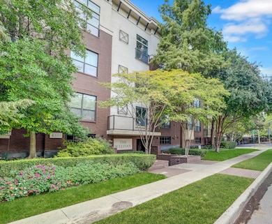 4333 Gilbert Ave unit 215, Dallas, TX 75219 - photo 2