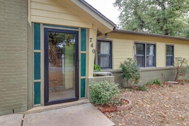 740 W Redbud Dr, Hurst, TX 76053 - photo 4