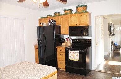 301 E Ross St, Danville, OH 43014 - photo 3