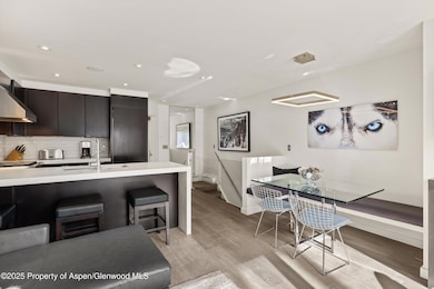 124 E Durant Ave #6