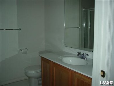 4543 Jasmine Dr, Center Valley, PA 18034 - photo 6