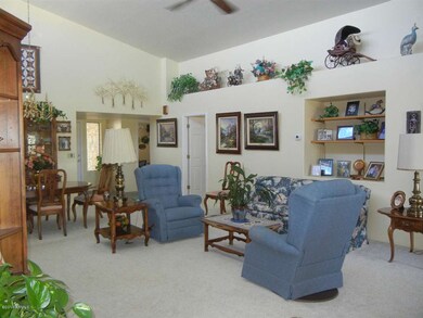 Huge Great Room - light & bright!