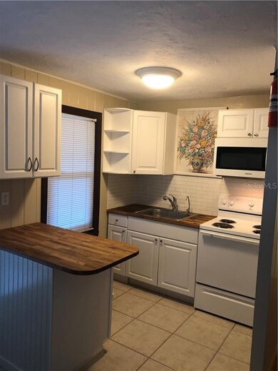 Cottage kitchen