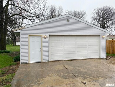 303 Central St, Washington, IL 61571 - photo 4