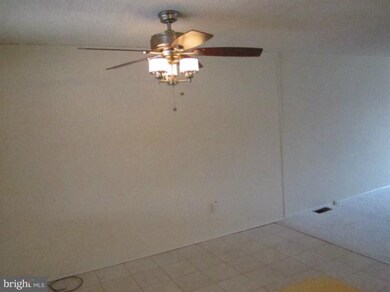 3204 Ryerson Cir, Halethorpe, MD 21227 - photo 5