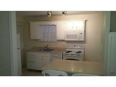 Kitchen. Nice light and bright kitchen with all ne