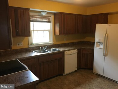 16628 Johnson Dr, Williamsport, MD 21795 - photo 5