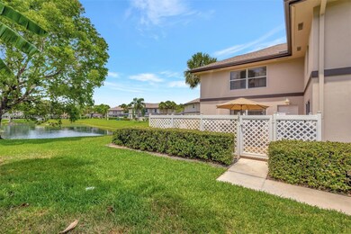 12 Amherst Ct unit C, Royal Palm Beach, FL 33411 - photo 2