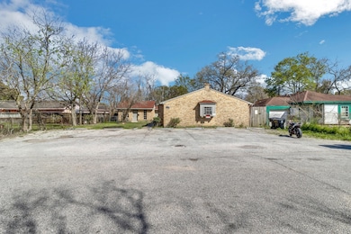6815 Beachwood St unit 4, Houston, TX 77021 - photo 2