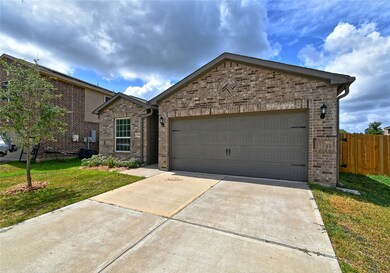 25514 Rose Creek Dr, Cleveland, TX 77328 - photo 2