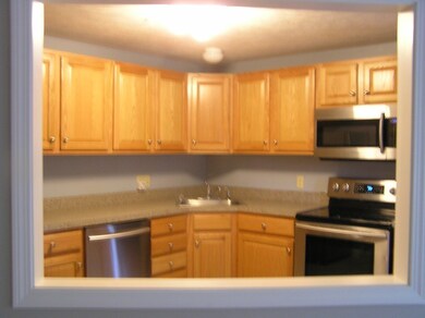 236 Bridle Cross Rd unit 236, Fitchburg, MA 01420 - photo 4