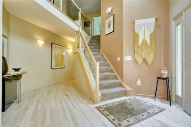 Dramatic 2 story foyer