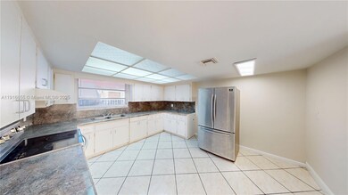 7880 Grand Canal Dr unit 1, Miami, FL 33144 - photo 6