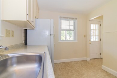 595 Colonial Dr, Portsmouth, NH 03801 - photo 7