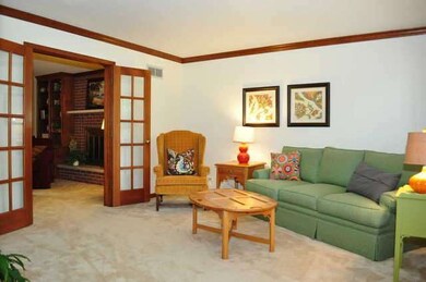 1652 Dartmouth Ct, Naperville, IL 60565 - photo 3