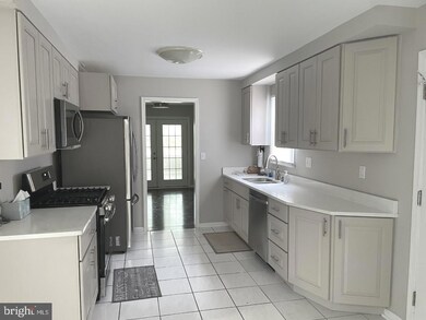 1762 Albert Dr, Bowie, MD 20721 - photo 2