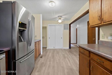 519 Oak Ln, Jacksonville, NC 28540 - photo 6