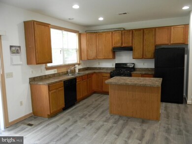 8217 Glade Bank Dr, Manassas, VA 20111 - photo 5