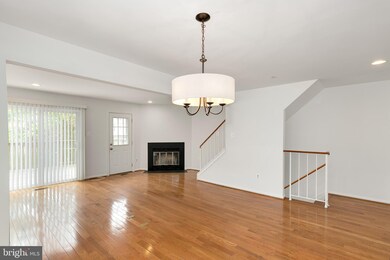 3833 Swan House Ct, Burtonsville, MD 20866 - photo 5