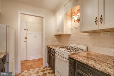 3790 Lyndhurst Dr unit 101, Fairfax, VA 22031 - photo 5