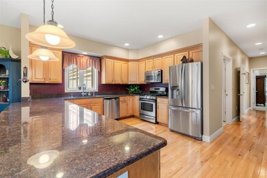 18 Nevins Dr unit 18, Londonderry, NH 03053 - photo 4