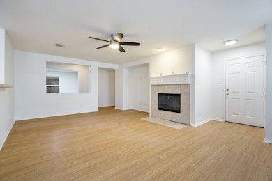 14813 N Spring Ridge Cir, Balch Springs, TX 75180 - photo 4