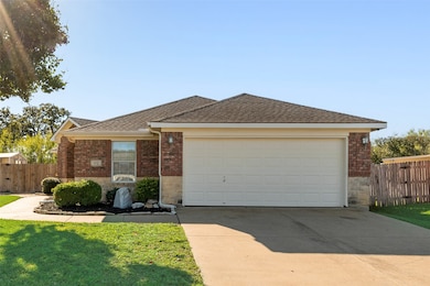 912 High Creek Dr, Euless, TX 76040 - photo 5