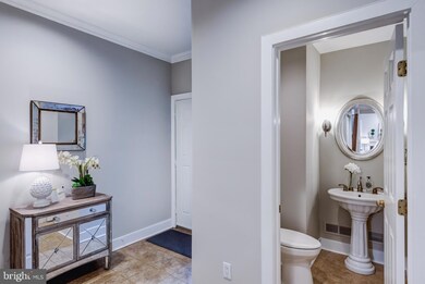 47 Greythorne Woods Cir unit 12, Wayne, PA 19087 - photo 2