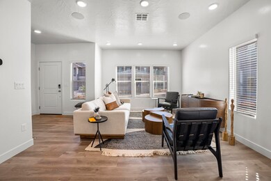 MOVE IN READY! Come see this unit today!