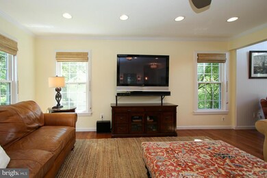 13377 Springhaven Dr, Fairfax, VA 22033 - photo 3