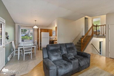 Living Room/Dining Area