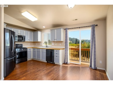 185 Lebleu Ln, Winston, OR 97496 - photo 3