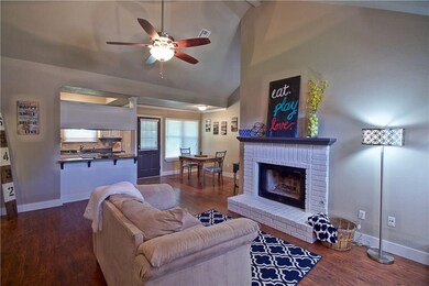 3721 W Locust St, Rogers, AR 72756 - photo 2