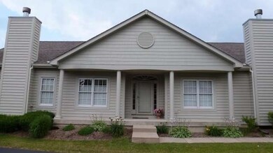 815 Villa Dr unit 3, Crystal Lake, IL 60014 - photo 2