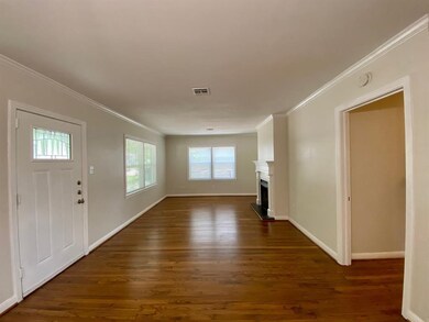 4102 Yupon St, Houston, TX 77006 - photo 2