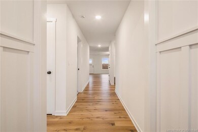 869 Wolf Run Park Blvd, Jeffersonville, IN 47130 - photo 4