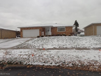 5906 Williston Dr, Cleveland, OH 44129 - photo 2