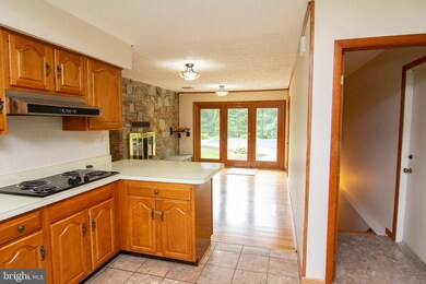 6117 Emerald Ln, Sykesville, MD 21784 - photo 5