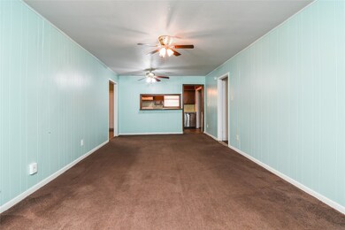 1109 Bayou Dr, Alvin, TX 77511 - photo 3