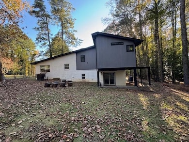 2045 Pine Oak Dr SW, Atlanta, GA 30310 - photo 6