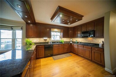 2609 Fines Creek Dr, Statesville, NC 28625 - photo 5