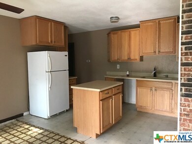 402 Carothers St, Copperas Cove, TX 76522 - photo 3