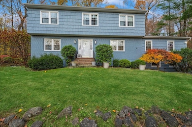 42 Hannahs Rd, Stamford, CT 06903 - photo 2