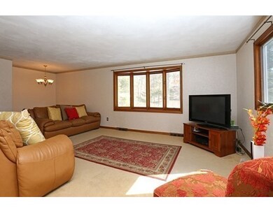 19 Lancelot Ln, North Easton, MA 02356 - photo 4