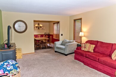 1622 Jamey Ct, Morris, IL 60450 - photo 2