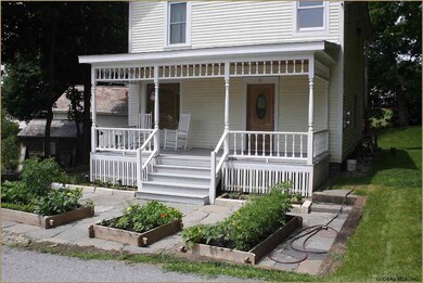 37 Nelson St, Pawlet, VT 05775 - photo 4