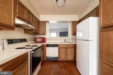 3522 Cherry Hill Ct, Beltsville, MD 20705 - photo 5