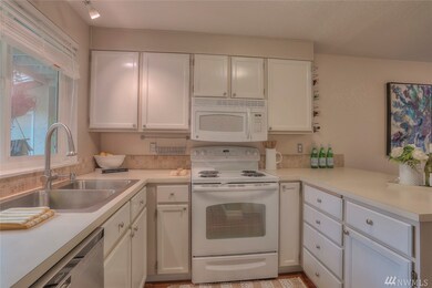 7740 196th St SW unit 13, Edmonds, WA 98026 - photo 3