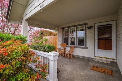 901 Schaefers Ln, Grants Pass, OR 97526 - photo 4